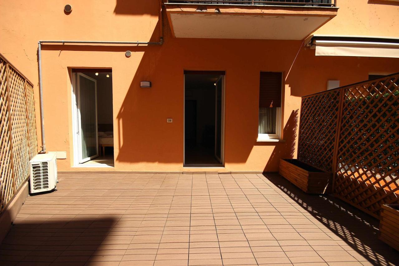 Vr Lht House