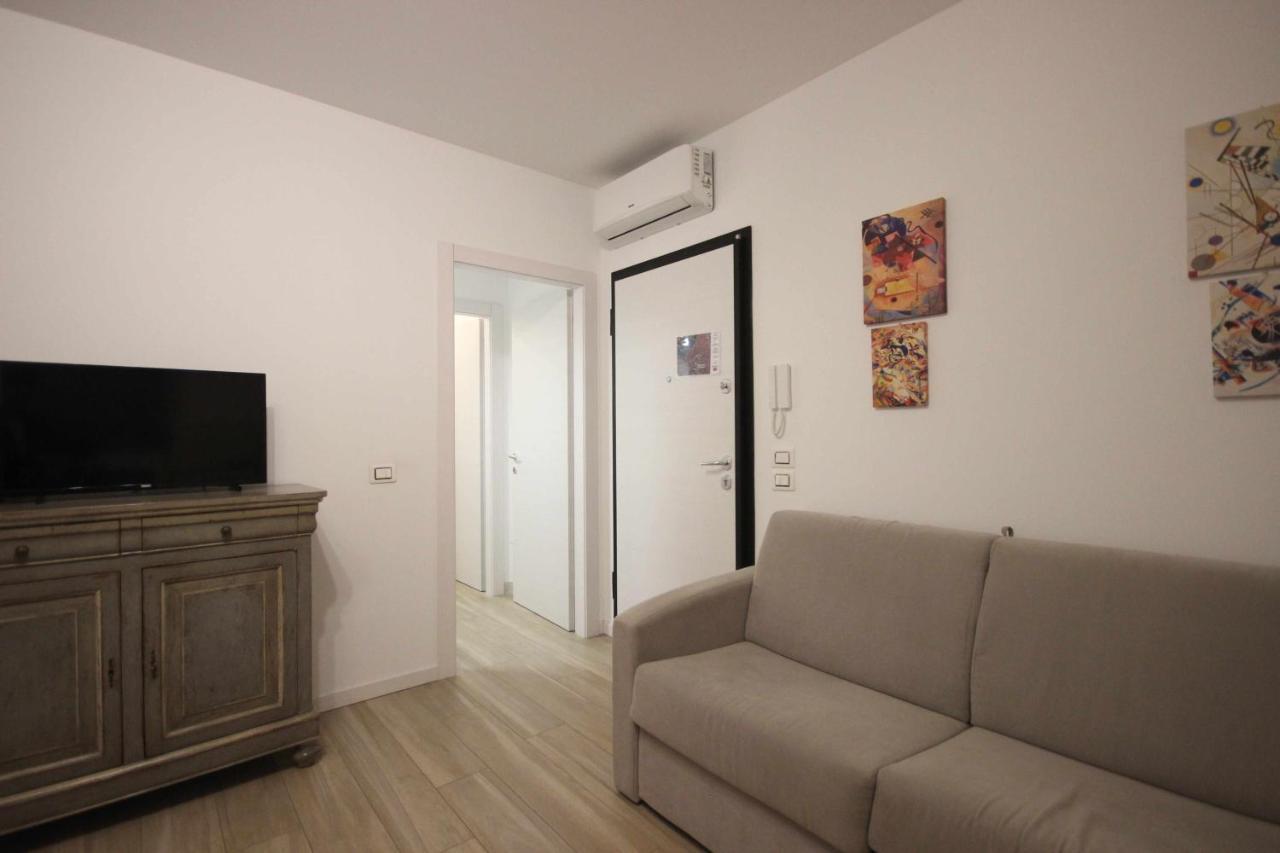 Vr Lht House Apartment